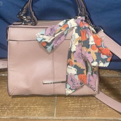 Nude pink Steve Madden Cross body bag/purse. Tons of storage, interchangeable purse scarf, and adjustable/removeable Cross body strap.