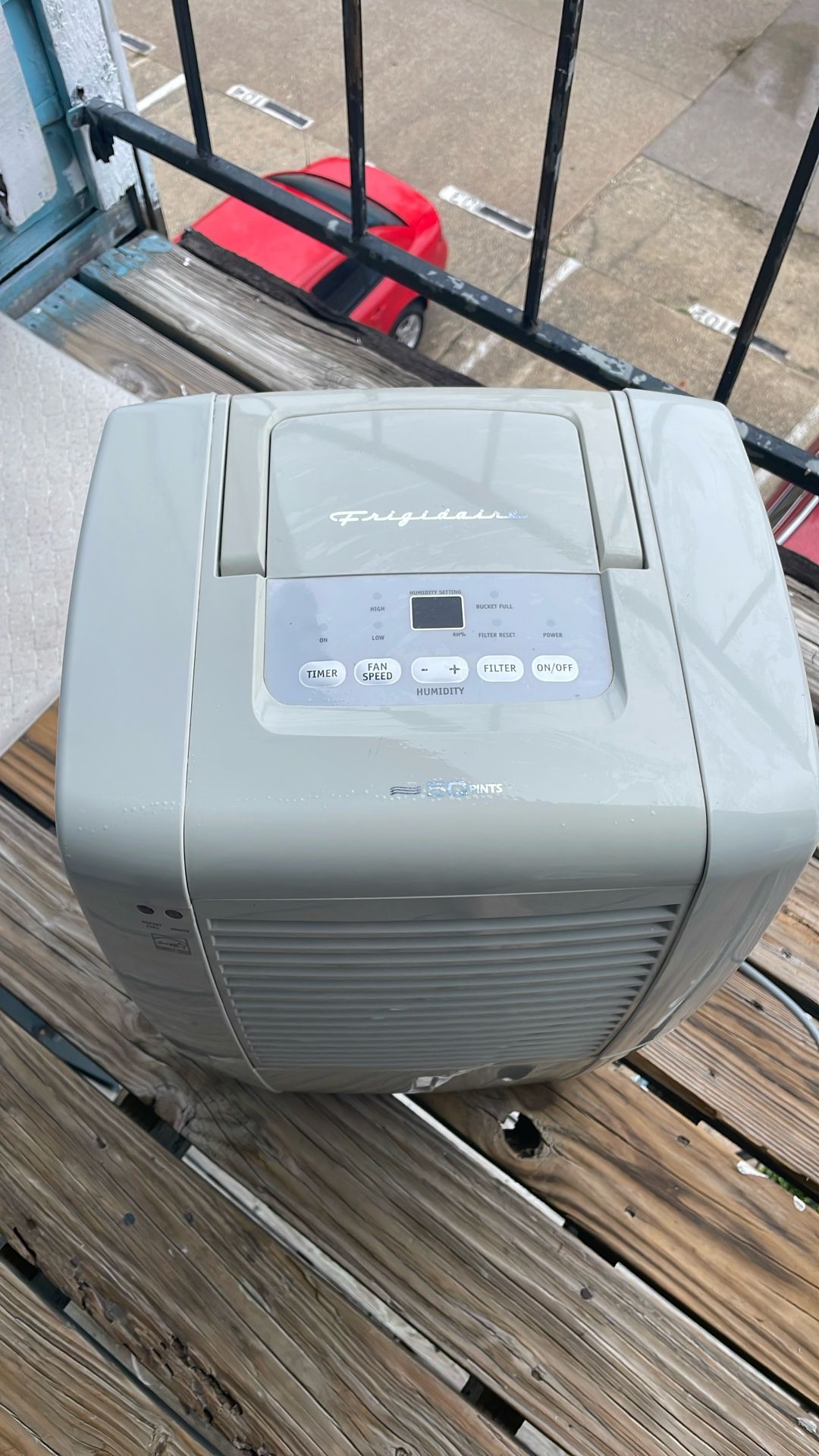 50 Pints Frigidaire humidifier