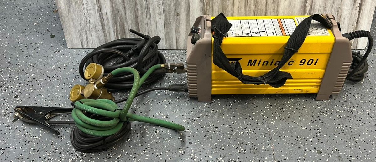 ESAB Miniarc 90i Portable 90A Stick MMA Inverter Welder 120/230V Dual Voltage (PO1021940)