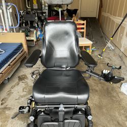 Permobil 2019 F5 Corpus VS Superior Power Standing Wheelchair