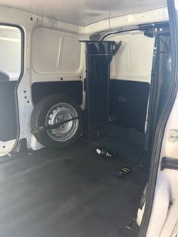 Nissan NV200 SV, Wheelchair / Handicap Lift Van