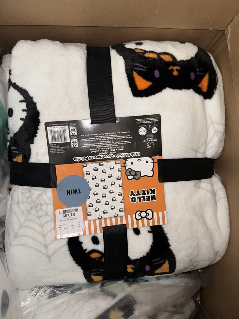 Hello Kitty Blanket