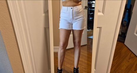Nine West white jeans shorts Size 8
