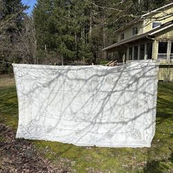 Vintage linen tablecloth and 9 napkins