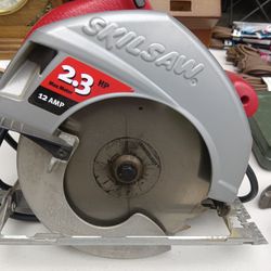 Skilsaw 2.3HP Max Motor 12 Amp 7 1/4" Circular Saw