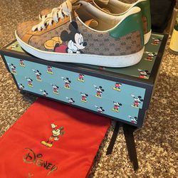 Gucci Shoes (Disney Collection) for Sale in Houston, -