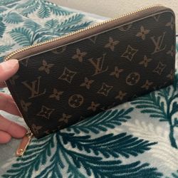 Louis Vuitton Zippy Wallet