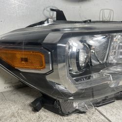 2016 2017 2018 2019 2020 Toyota Tacoma Headlight Halogen Passenger Right RH OEM
