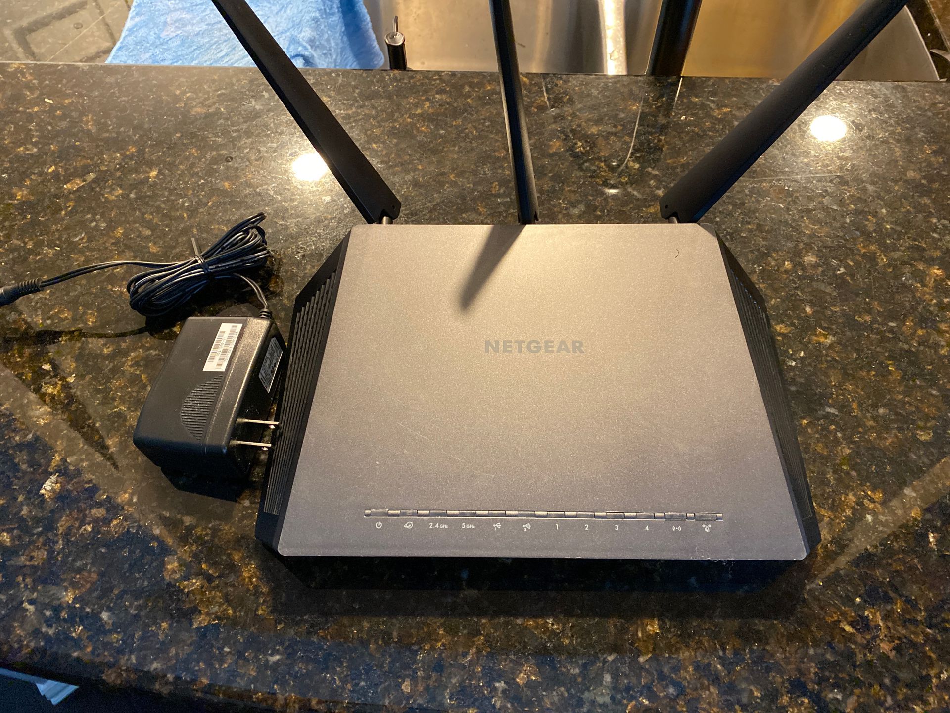 Netgear R7000 Nighthawk WiFi router