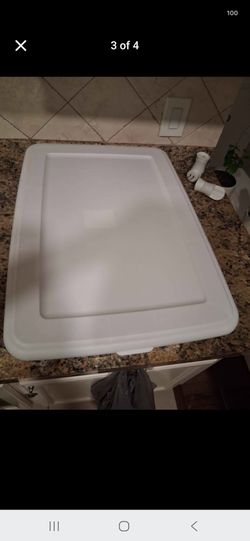 Storage container