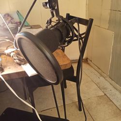 Squarock Black Condenser Microphone w/Soundbox