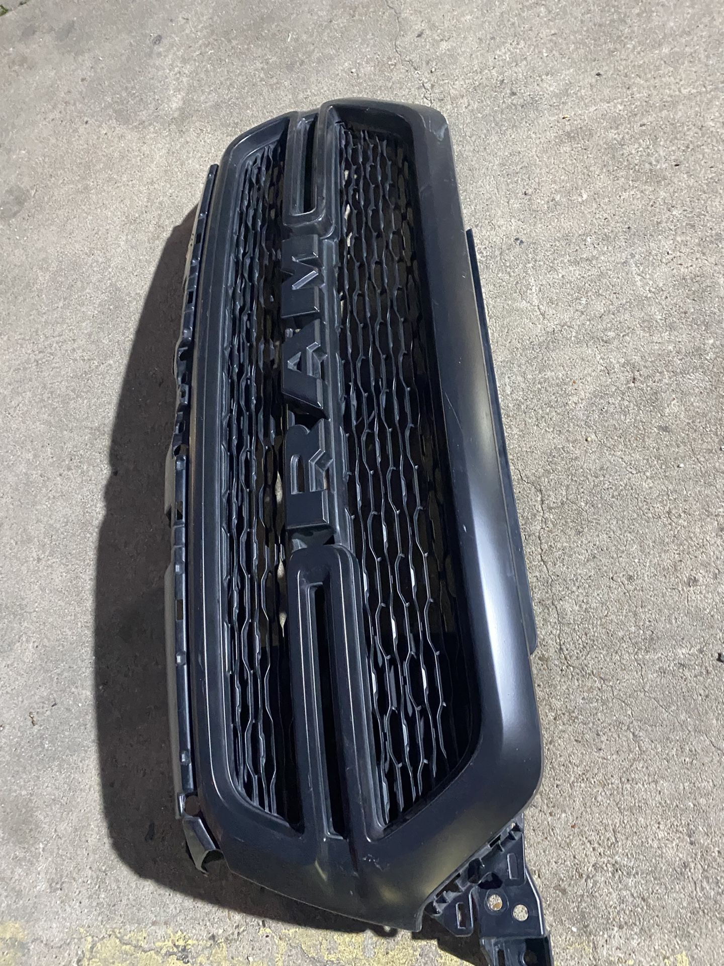 ram 1500 grill OEM
