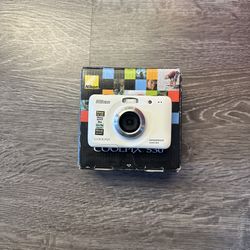 Vintage Nikon COOLPIX S30 White Digital Camera – In Box Digi Cam