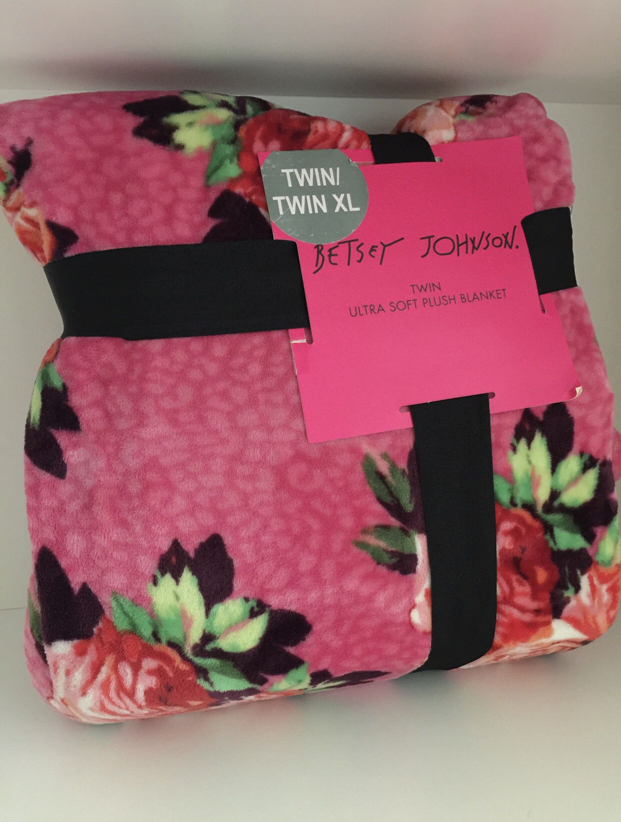 Betsey Johnson floral soft plush throw blanket
