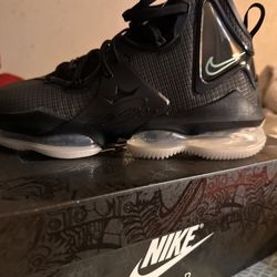 Lebron 19 Black Anthracite 