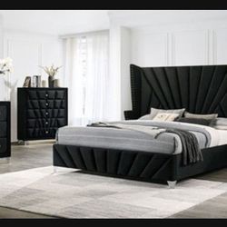 Brand New Queen Size Modern Bedroom Set 