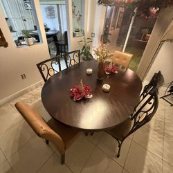 Dinning Table Expandable 