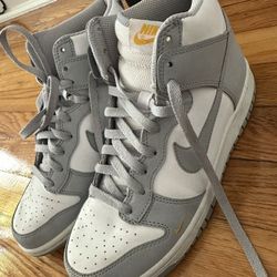 Nike Dunks 