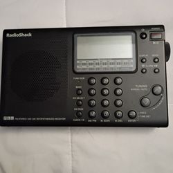 2004 Radio Shack Shortwave Radio. 