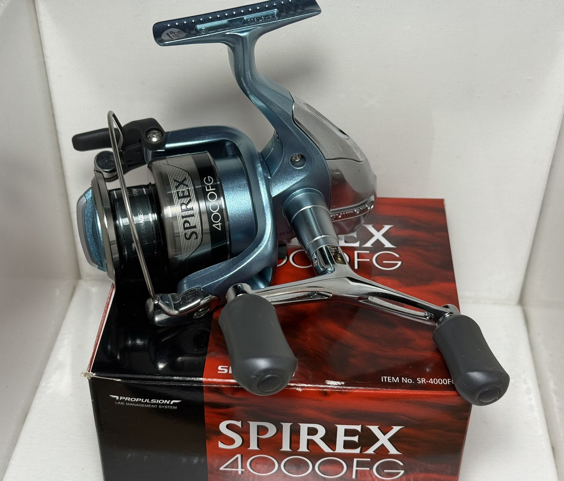 (New in Box) Shimano Spirex 4000-FG Spinning Fishing Reel