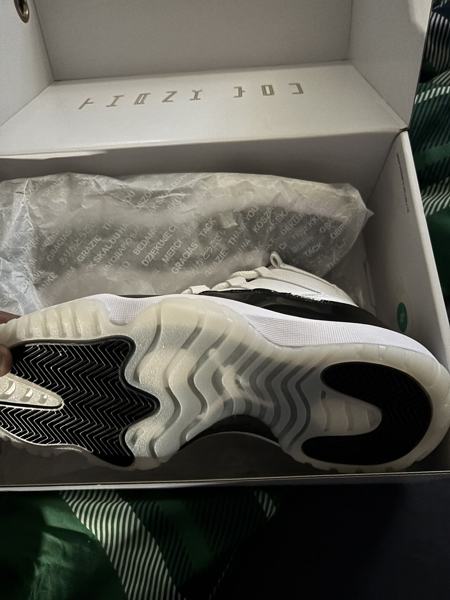 Jordan 11 reimagined size 9 1/2