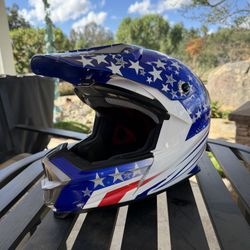 MOTORCYCLE HELMET