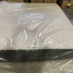 Brand New King Simmons Beautyrest Hybrid BRX1000 Medium Mattress $2499 In Stores
