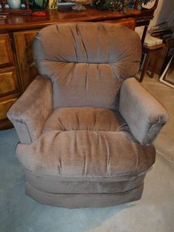 Beautiful vintage small swivel chair
