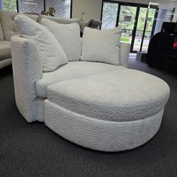 Snow Chair With Storage Ottoman 