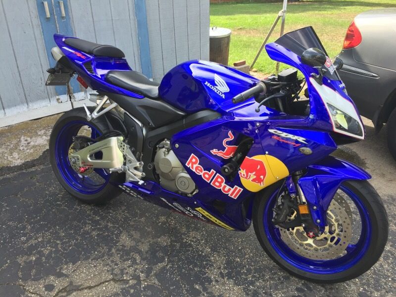 2006 Honda CBR 600rr Red Bull edition