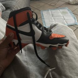 Size 5 Youth Jordan Baseball Cleats 