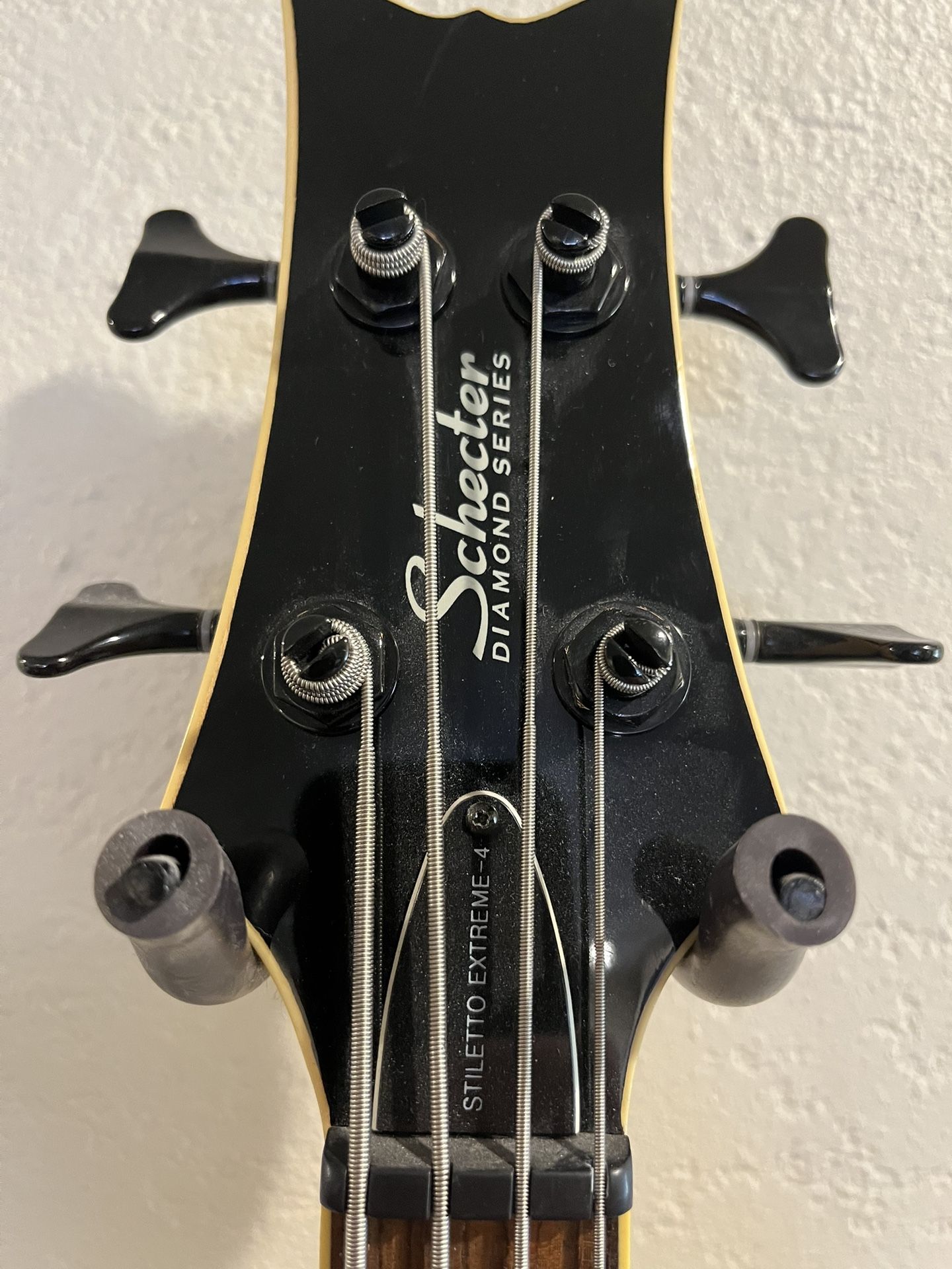 Schecter 4 String Bass