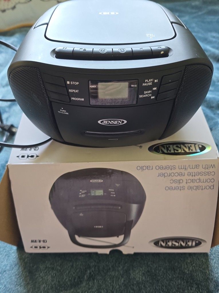 CD Compact Portable Disk Cassette Recorder & Radio