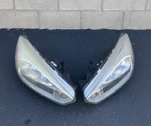 2015-2018 Ford Focus Headlights Set