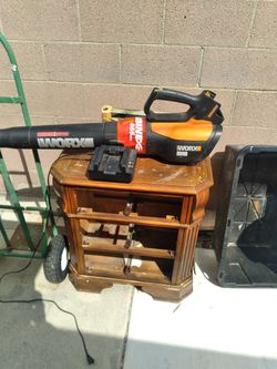Worx Turbine 465 Woks Strong Needs Battery It Has Charger