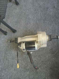 Mobility scooter drive train