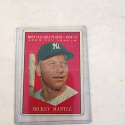 Vintage Baseball Card: Mantle