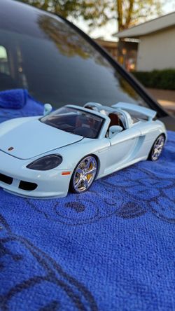 Die cast, scale 1/24,  Porsche Carrera GT