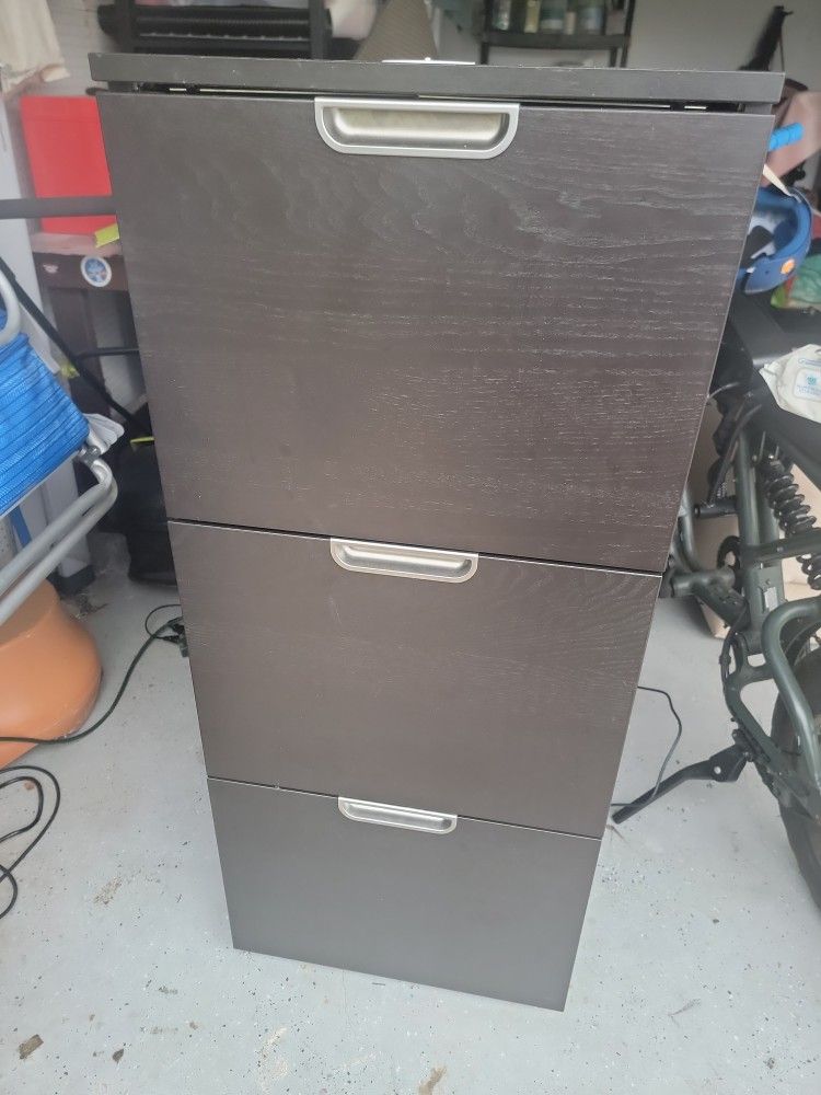 File Cabinet with lock