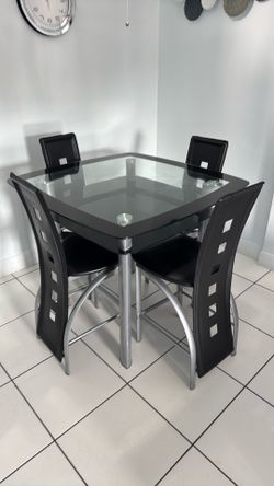 Mesa de 4 Sillas