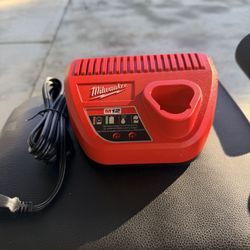 Milwaukee M12 Charger
