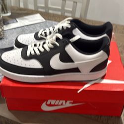 Nike Shoes New Size 11.5