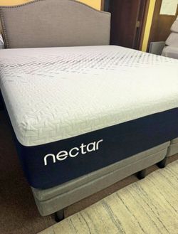 Nectar Luxe Memory Foam Mattress (King Size) *LIKE NEW
