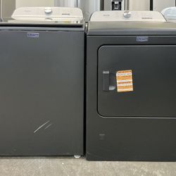 MAYIAG Pet Pro 4.7 cu. ft. Top Load Washer 7.0 cu. ft. Vented Gas Dryer
