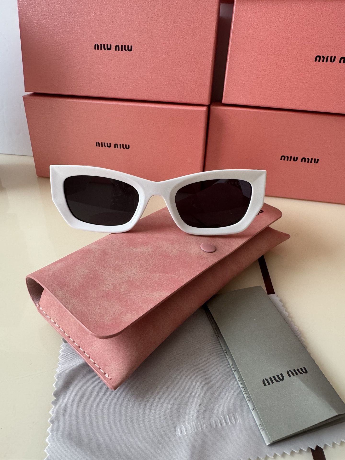 MIU MIU Glimpse Sunglasses