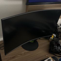 Samsung 32in Curved Monitor 