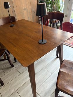 Wooden Dining Table with Tapered Legs