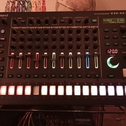 Roland TR-8S Drum Machine