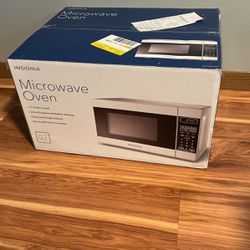 Insignia Microwave Oven