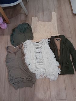 Lot of 5 women's clothes